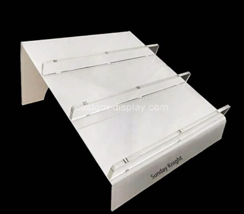 Custom wholesale acrylic 3 tiers cosmetic display risers